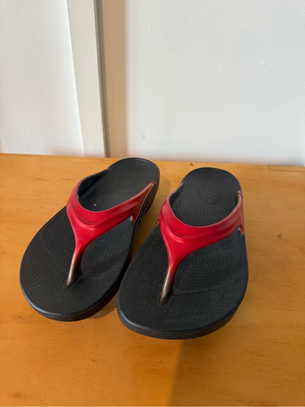 OOFOS OOlala Ombre Recovery Sandals